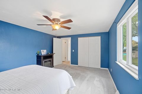 Tiny photo for 2008 Glen Arbor Drive, Toledo, OH 43614 (MLS # 10001036)