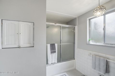 Tiny photo for 2008 Glen Arbor Drive, Toledo, OH 43614 (MLS # 10001036)