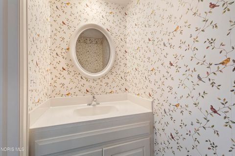 Tiny photo for 3905 Hillandale Road #East, Ottawa Hills, OH 43606 (MLS # 10006970)