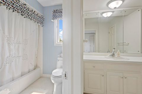 Tiny photo for 3905 Hillandale Road #East, Ottawa Hills, OH 43606 (MLS # 10006970)