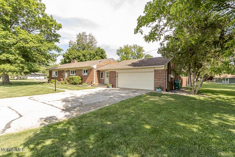 Tiny photo for 3707 Curtice Road, Northwood, OH 43619 (MLS # 10008825)