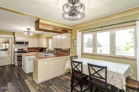 Tiny photo for 3707 Curtice Road, Northwood, OH 43619 (MLS # 10008825)