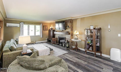 Tiny photo for 3707 Curtice Road, Northwood, OH 43619 (MLS # 10008825)