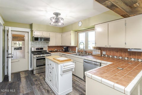 Tiny photo for 3707 Curtice Road, Northwood, OH 43619 (MLS # 10008825)
