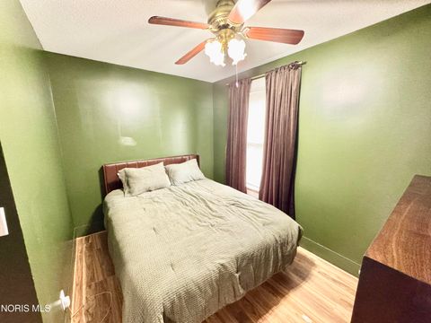 Tiny photo for 914 Warren Street, Defiance, OH 43512 (MLS # 10004849)