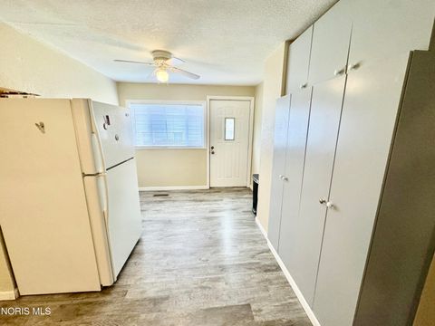 Tiny photo for 914 Warren Street, Defiance, OH 43512 (MLS # 10004849)