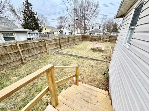 Tiny photo for 914 Warren Street, Defiance, OH 43512 (MLS # 10004849)