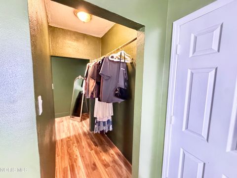 Tiny photo for 914 Warren Street, Defiance, OH 43512 (MLS # 10004849)