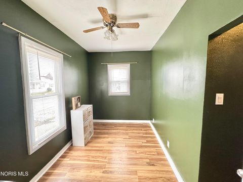 Tiny photo for 914 Warren Street, Defiance, OH 43512 (MLS # 10004849)