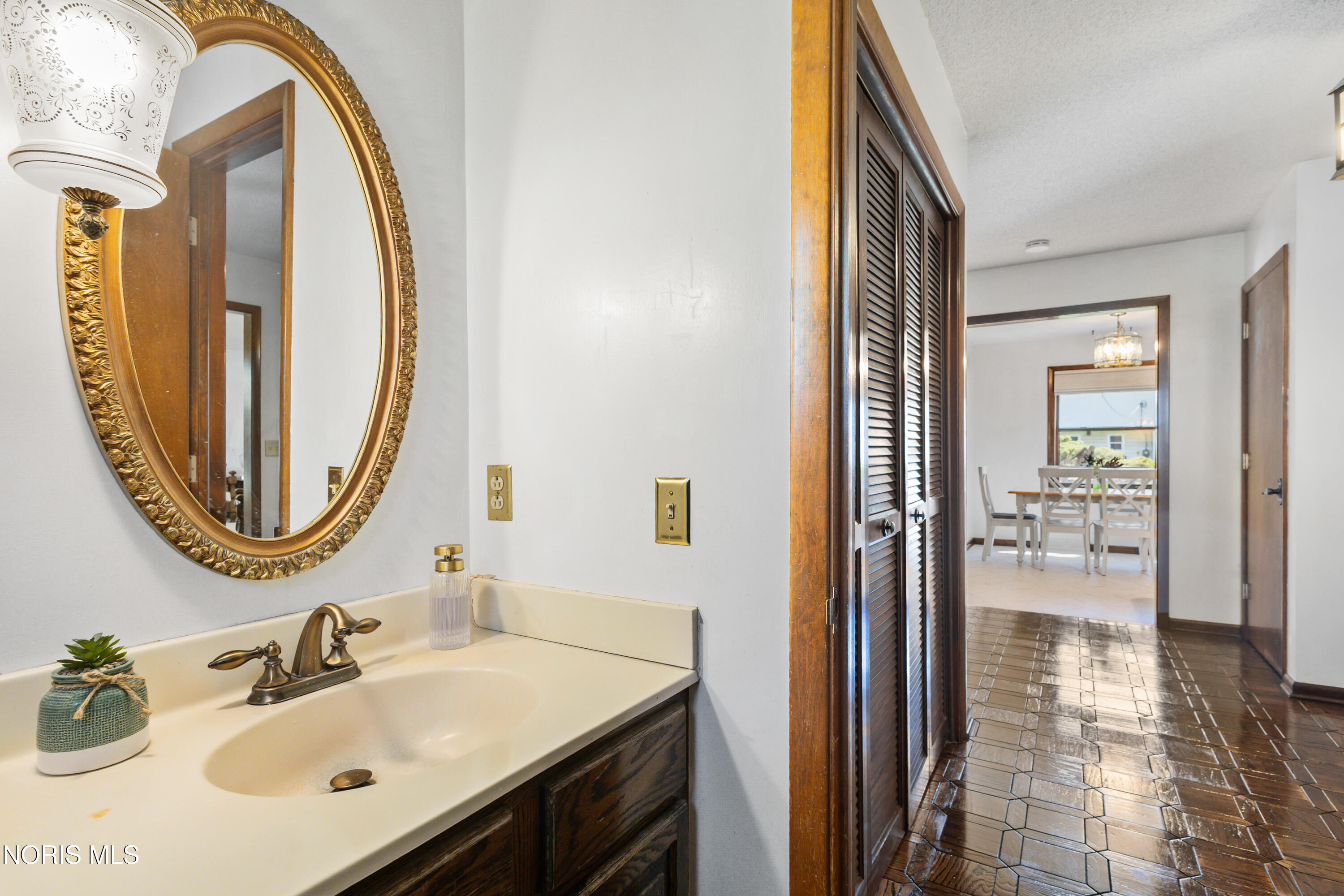 6537 Antoinette Lane