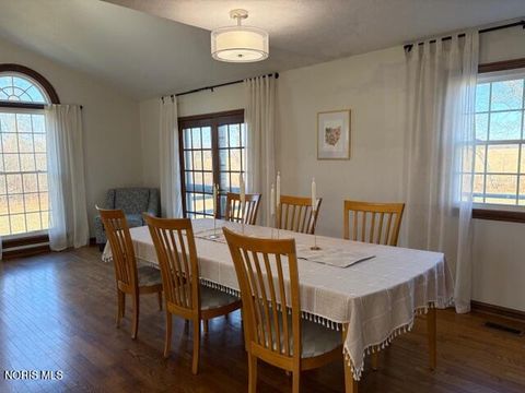 Tiny photo for 145 W Woodmere Drive, Tiffin, OH 44883 (MLS # 10004711)