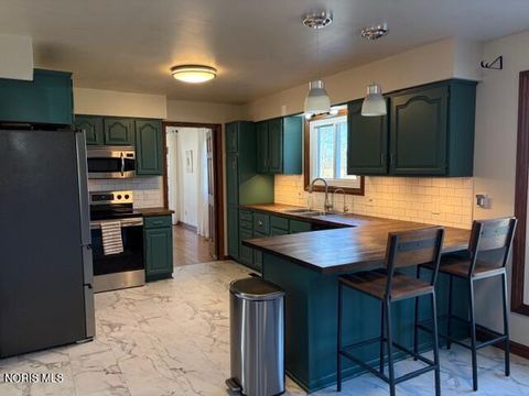 Tiny photo for 145 W Woodmere Drive, Tiffin, OH 44883 (MLS # 10004711)