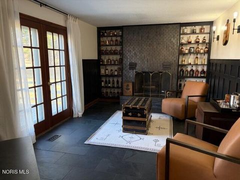 Tiny photo for 145 W Woodmere Drive, Tiffin, OH 44883 (MLS # 10004711)