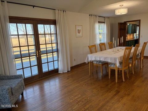 Tiny photo for 145 W Woodmere Drive, Tiffin, OH 44883 (MLS # 10004711)