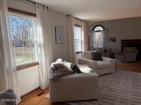 Tiny photo for 145 W Woodmere Drive, Tiffin, OH 44883 (MLS # 10004711)