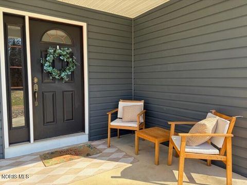 Tiny photo for 145 W Woodmere Drive, Tiffin, OH 44883 (MLS # 10004711)