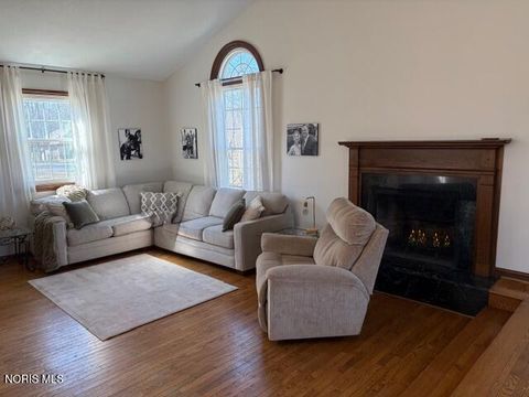 Tiny photo for 145 W Woodmere Drive, Tiffin, OH 44883 (MLS # 10004711)