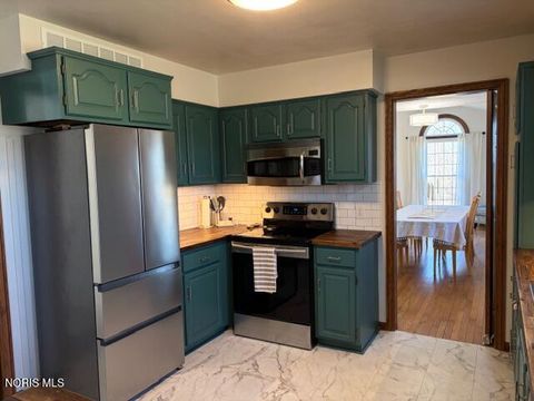 Tiny photo for 145 W Woodmere Drive, Tiffin, OH 44883 (MLS # 10004711)