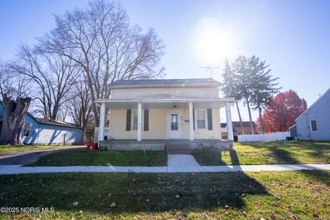 Photo of 509 E Washington Street, Napoleon, OH 43545 (MLS # 10001557)