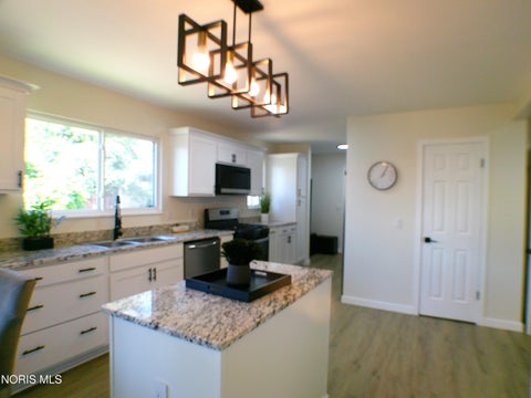 Tiny photo for 2560 Koehler Avenue, Toledo, OH 43613 (MLS # 10014037)
