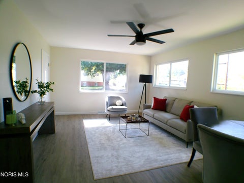 Tiny photo for 2560 Koehler Avenue, Toledo, OH 43613 (MLS # 10014037)