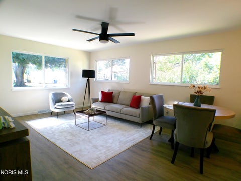 Tiny photo for 2560 Koehler Avenue, Toledo, OH 43613 (MLS # 10014037)
