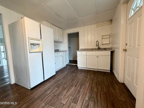 Tiny photo for 1445 Milburn Avenue, Toledo, OH 43606 (MLS # 10008617)