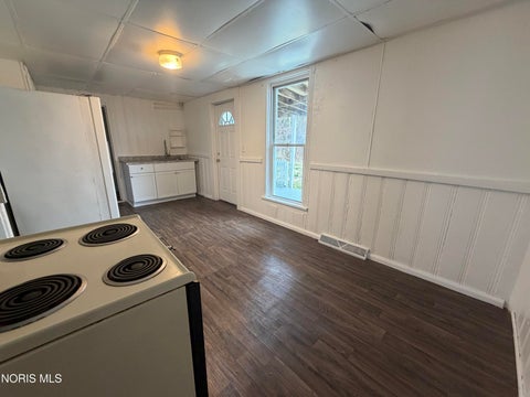 Tiny photo for 1445 Milburn Avenue, Toledo, OH 43606 (MLS # 10008617)