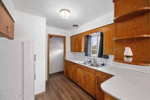 Tiny photo for 4714 Naomi Drive, Toledo, OH 43623 (MLS # 10002364)