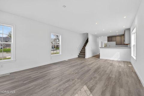 Tiny photo for 440 South Avenue, Toledo, OH 43609 (MLS # 10005398)