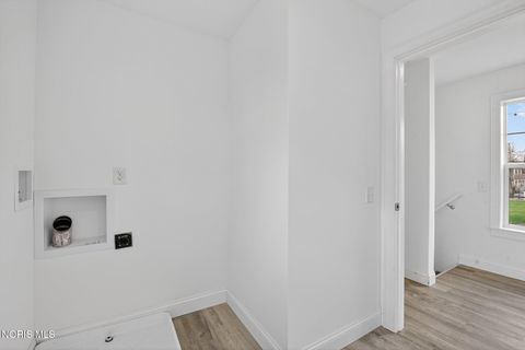 Tiny photo for 440 South Avenue, Toledo, OH 43609 (MLS # 10005398)