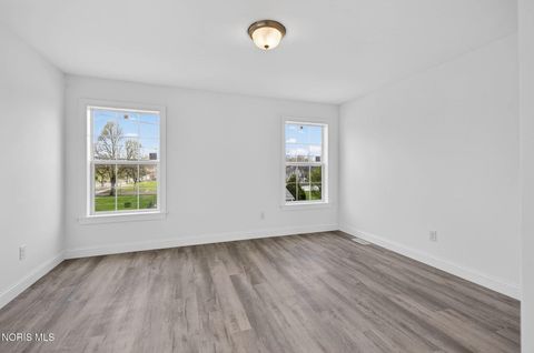 Tiny photo for 440 South Avenue, Toledo, OH 43609 (MLS # 10005398)