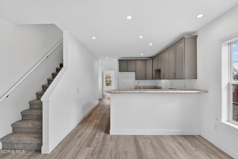 Tiny photo for 440 South Avenue, Toledo, OH 43609 (MLS # 10005398)