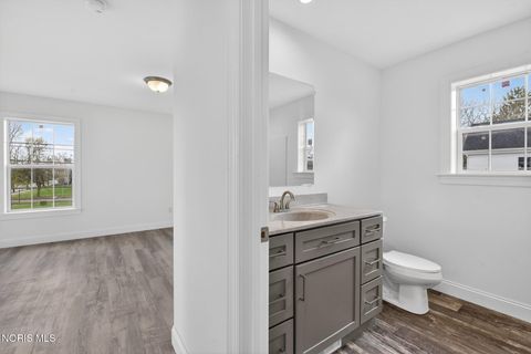 Tiny photo for 440 South Avenue, Toledo, OH 43609 (MLS # 10005398)