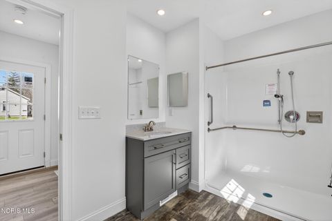 Tiny photo for 440 South Avenue, Toledo, OH 43609 (MLS # 10005398)