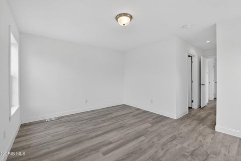 Tiny photo for 440 South Avenue, Toledo, OH 43609 (MLS # 10005398)