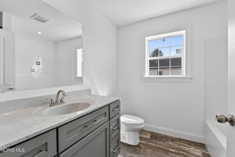 Tiny photo for 440 South Avenue, Toledo, OH 43609 (MLS # 10005398)