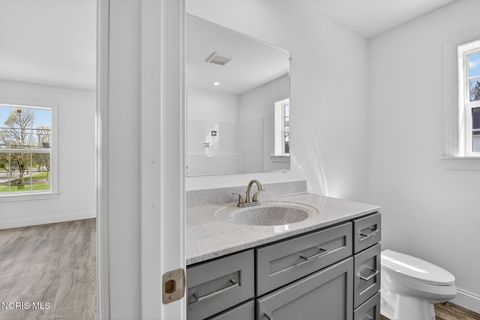 Tiny photo for 440 South Avenue, Toledo, OH 43609 (MLS # 10005398)