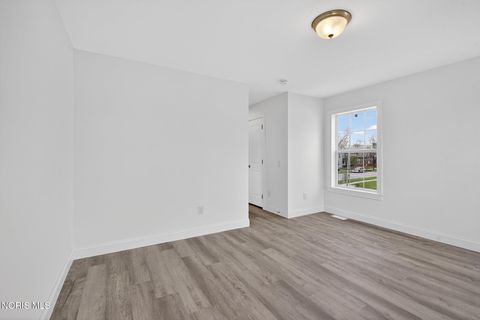 Tiny photo for 440 South Avenue, Toledo, OH 43609 (MLS # 10005398)