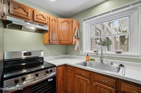 Tiny photo for 2180 Marlow Road, Toledo, OH 43613 (MLS # 10003867)