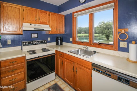 Tiny photo for 2594 E Sun Valley Drive #204, Port Clinton, OH 43452 (MLS # 10010329)