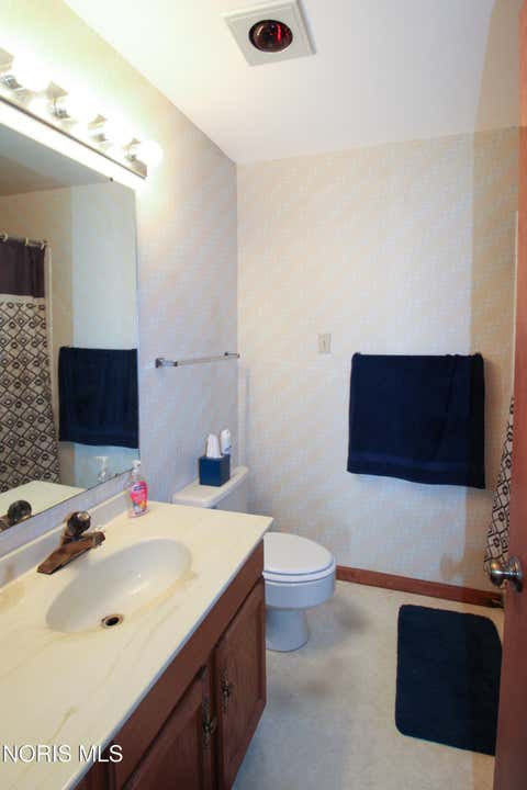 Tiny photo for 2594 E Sun Valley Drive #204, Port Clinton, OH 43452 (MLS # 10010329)