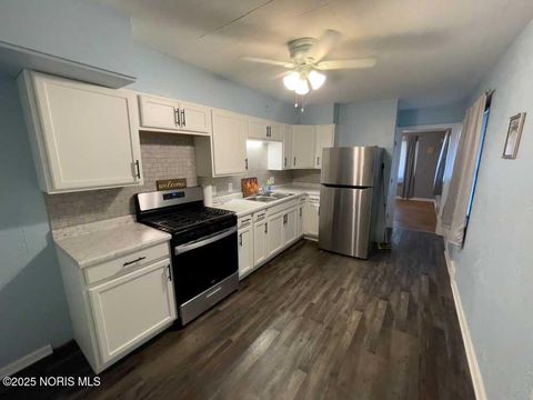 Tiny photo for 2127 Perth Street, Toledo, OH 43607 (MLS # 10002347)