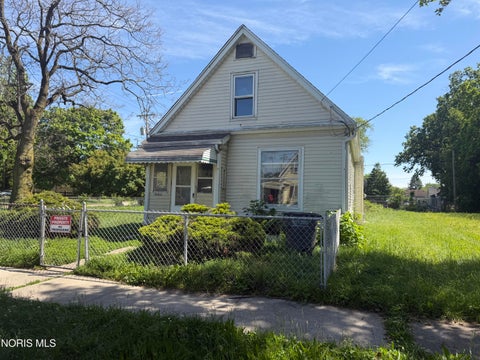 Homes For Sale - 1605 Norwood Avenue<br/> Toledo, OH 43607