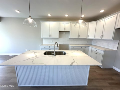 Tiny photo for 1002 Pine Ridge Dr St, Perrysburg, OH 43551 (MLS # 10014618)