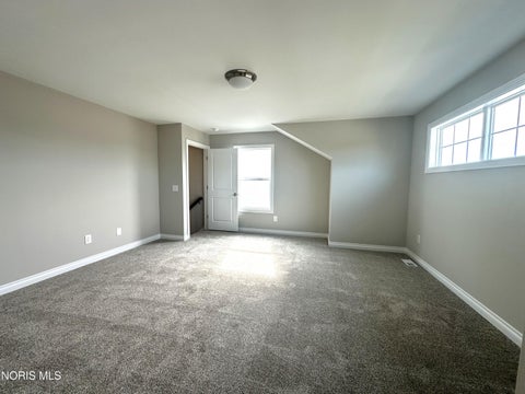 Tiny photo for 1002 Pine Ridge Dr St, Perrysburg, OH 43551 (MLS # 10014618)