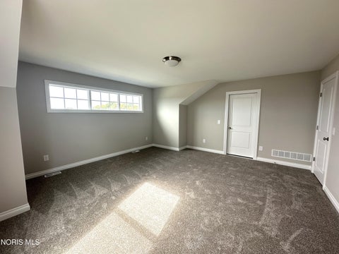 Tiny photo for 1002 Pine Ridge Dr St, Perrysburg, OH 43551 (MLS # 10014618)