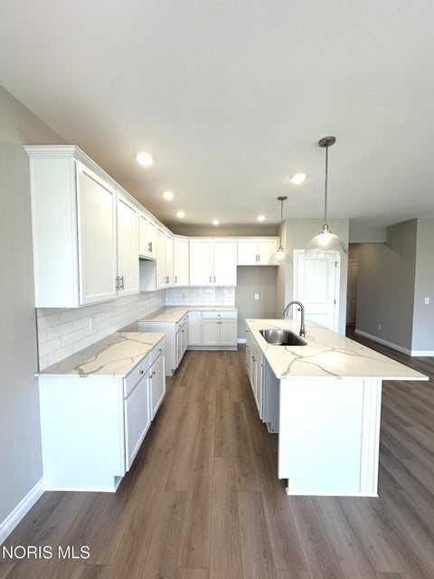 Tiny photo for 1002 Pine Ridge Dr St, Perrysburg, OH 43551 (MLS # 10014618)