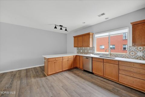 Tiny photo for 145 S Saint Clair Street #23, Toledo, OH 43604 (MLS # 10008307)