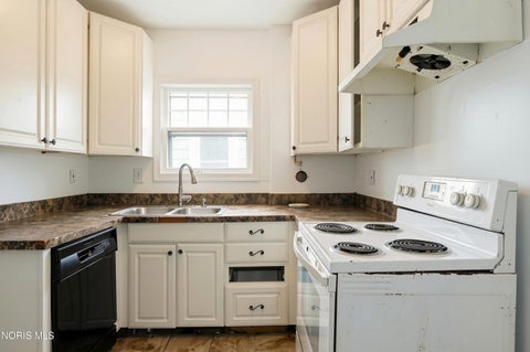 Tiny photo for 1257 Wildwood Road, Toledo, OH 43614 (MLS # 10013601)